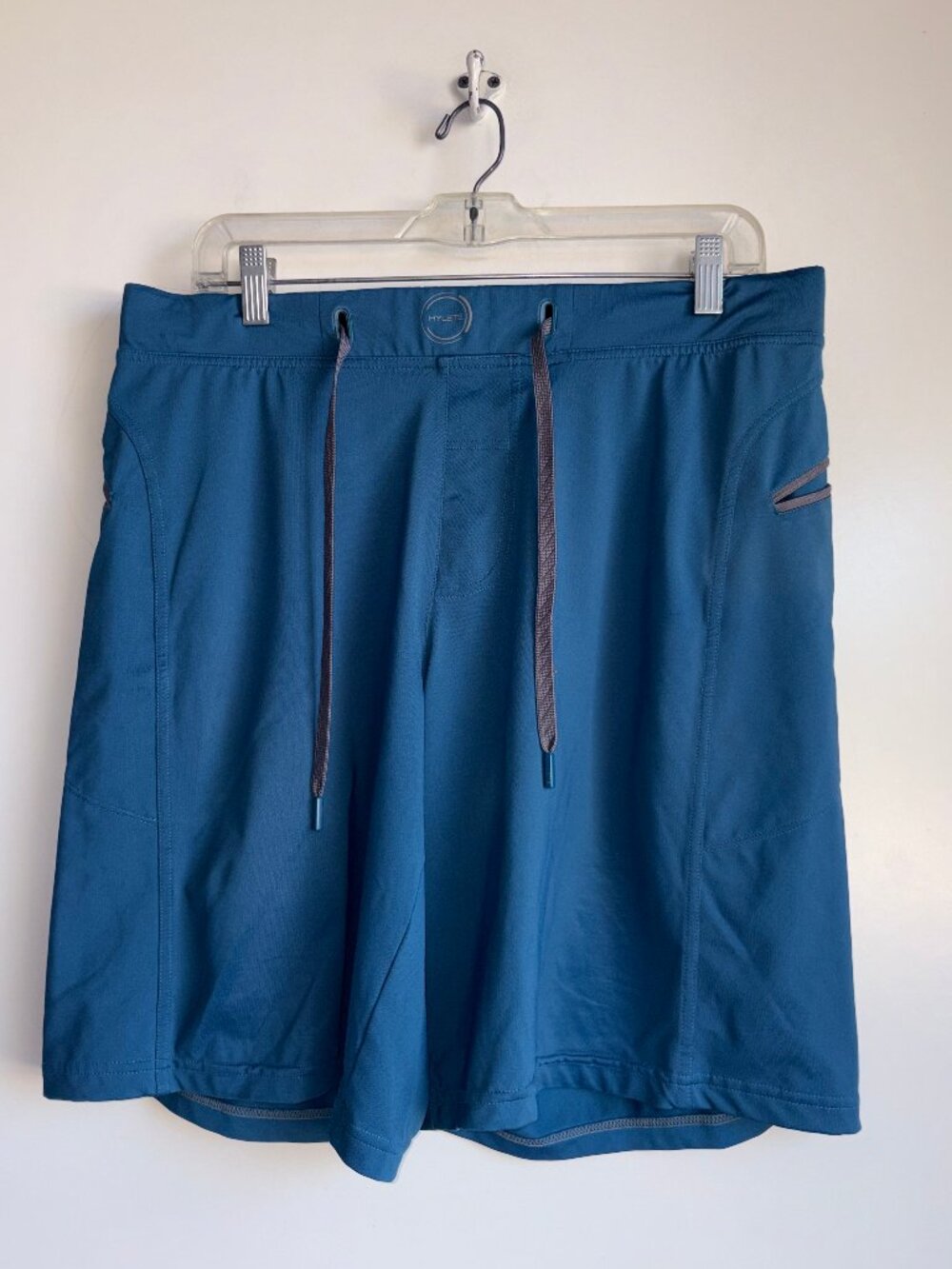 HYLETE Above Knee Gym Shorts Men's Large Blue